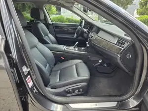 BMW Seria 7 - 730d xDrive - imagine 4