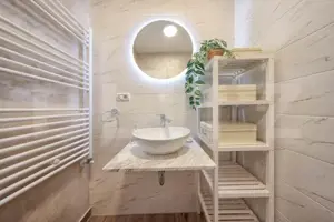 Apartament de vanzare, 2 camere decomandat, 53 mp, zona Tractorul  - imagine 2