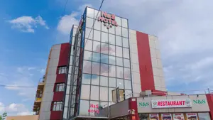 Oportunitate: Hotel cu 24 Camere de Vânzare - Centru Bârlad - imagine 2