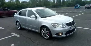 Skoda octavia RS, DSG, Xenon, Navigatie - imagine 3 Skoda octavia RS, DSG, Xenon, Navigatie - imagine 3