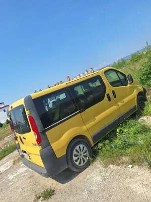 Renault trafic 2.0 litri an2008, 8+1 locuri