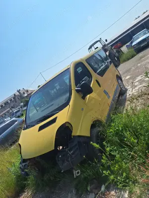 Renault trafic 2.0 litri an2008, 8+1 locuri - imagine 2