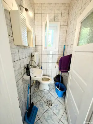 Casă de vânzare în Hunedoara, zona Chizid, 4 camere, 2 băi, renovata. 125000   - imagine 9