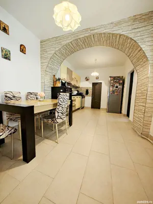 Casă de vânzare în Hunedoara, zona Chizid, 4 camere, 2 băi, renovata. 125000   - imagine 2