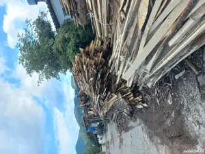 Lemn de foc din laturoaie de rasinoase