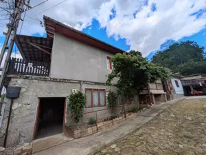 Casă cu teren generos de vânzare în Comarnic, Prahova   aproape de DN1 - imagine 2