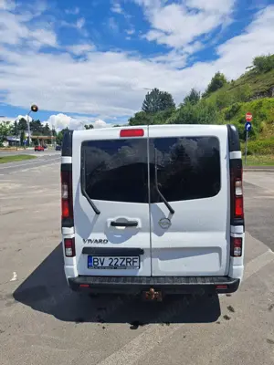 Opel Vivaro 8+1 locuri - imagine 3