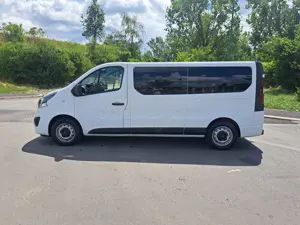 Opel Vivaro 8+1 locuri - imagine 2