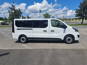 Opel Vivaro 8+1 locuri - imagine 4