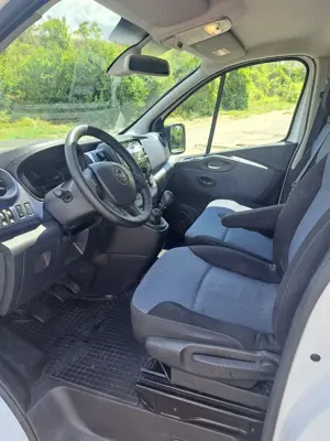 Opel Vivaro 8+1 locuri - imagine 6