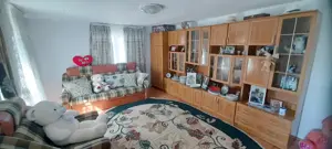 Casă cu 6 camere și 600 mp teren în comuna Ivești - imagine 3