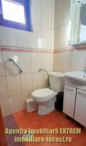 Vilă cu 8 camere şi 700 mp în com. Matca, jud. Galaţi - imagine 19