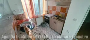 Casa de cărămidă cu 6 camere în Tecuci, 300mp teren în zona podului Bălcescu - imagine 4
