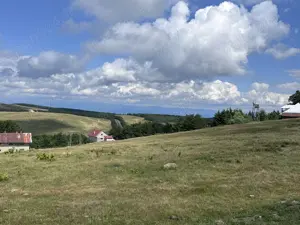 Vand teren intravilan 1550 mp pe Semenic la 1400 m altitudine - imagine 2