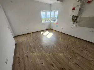 Bloc nou. Parcare inclusa. Caramida integral