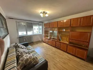 Apartament 3 camere , Decomandat , Zona Giurgiului