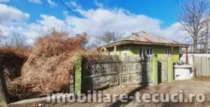 Teren intravilan 2051 mp sau 3 loturi a câte 680mp, în com. Munteni