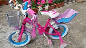 Vind bicicleta pentru fete in stare foarte buna 