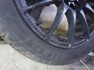 Jenți cu cauciucuri 205/50/R17,jeantă de magneziu  și cauciucuri Uniroyal, - imagine 2