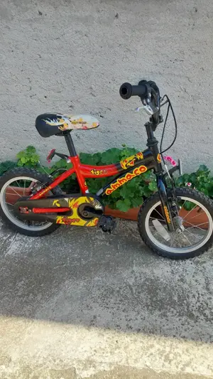 Vind bicicleta pentru băieți in stare foarte buna 