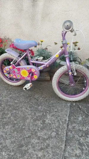 Vind bicicleta pentru fete in stare foarte buna 