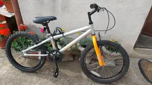 Vind bicicleta pentru băieți in stare foarte buna 