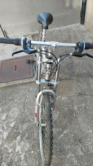 Vind bicicleta pentru adulți cu roti de 26 inch  - imagine 5