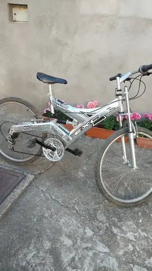 Vind bicicleta pentru adulți cu roti de 26 inch  - imagine 3