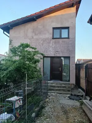 Casa noua de vanzare in oras langa Stadion
