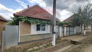 Casă cu 4 camere si teren de vânzare in com. Husasau de Tinca/Fonau