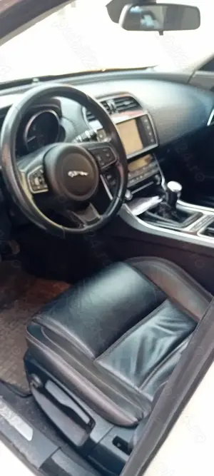 Jaguar xe 2016  euro 6  - imagine 5