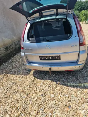 Citroen C4,7locuri,Automat,2litri benzin ,motor aspirant. - imagine 3