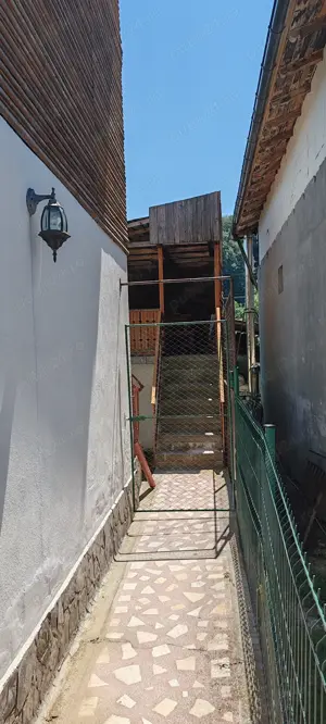 Casă Vilă de vânzare în Comuna Bezdead, Jud. Dâmbovița, Pucioasa ( 42 km de Sinaia ) - imagine 4
