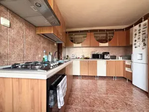 Casa - Vila - str. Piatra Craiului - imagine 8 Casa - Vila - str. Piatra Craiului - imagine 8