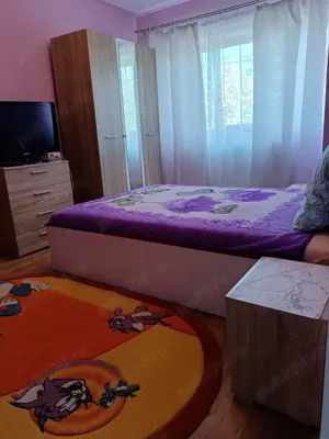     Inchiriez apartament cu o camera! 