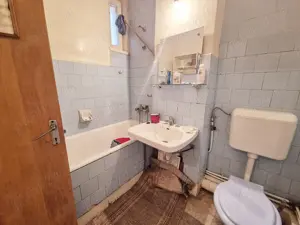 De vânzare   Apartament cu 3 camere, parter, 2 boxe   Bulevardul Traian, Piatra-Neamț - imagine 5