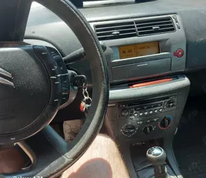 Citroen C4 1,6 HDI an 2010 - imagine 10