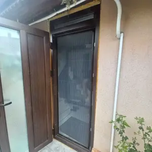 Plase insecte tip.balamale ,plisse,rulou