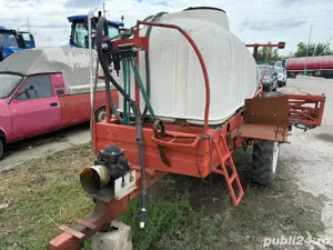 Mașină de erbicidat tractată   2500 L