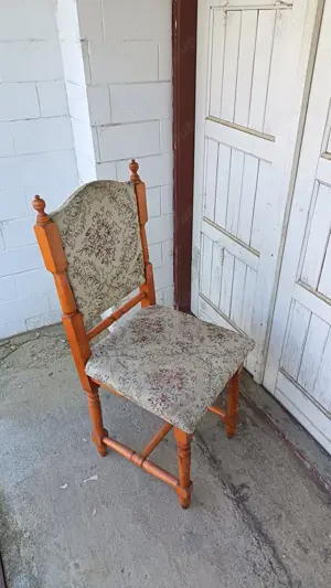 Vand scaune  tapitate