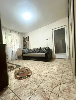 Apartament 2 cam etaj 1  - imagine 2