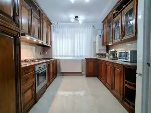 Apartament 3 camere,decomandat,90m2,etaj;2din4 ,Hipodrom