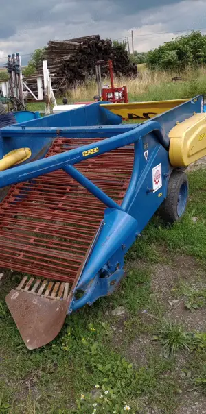 Masina de scos cartofi ceapa pe doua randuri  - imagine 3