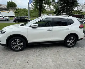 se vinde Nissan Xtrail