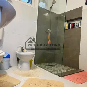 Casa cu posibilitate de transformare in Pensiune la 2 minute de Salonta.