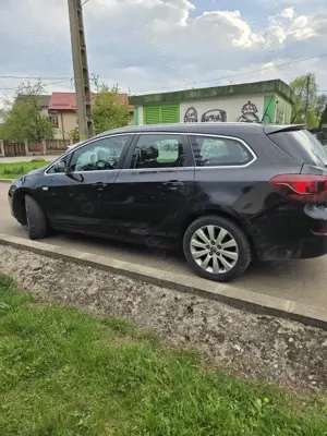 Vând Opel astra j 1.7 