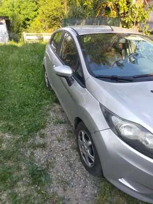 De vânzare Ford fiesta 2009 1400 dizal 2000 euro  