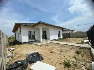 Casa Individuala pe parter in Mosnita, Toate Utilitatile, Drum asfaltat - imagine 2