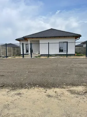 Casa Individuala pe parter in Mosnita, Toate Utilitatile, Drum asfaltat