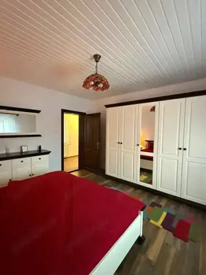 Casa noua!!!... utilata si mobilata, pregătită pentru mutare !!!!    casă, teren și anexe (3885m2) - imagine 3